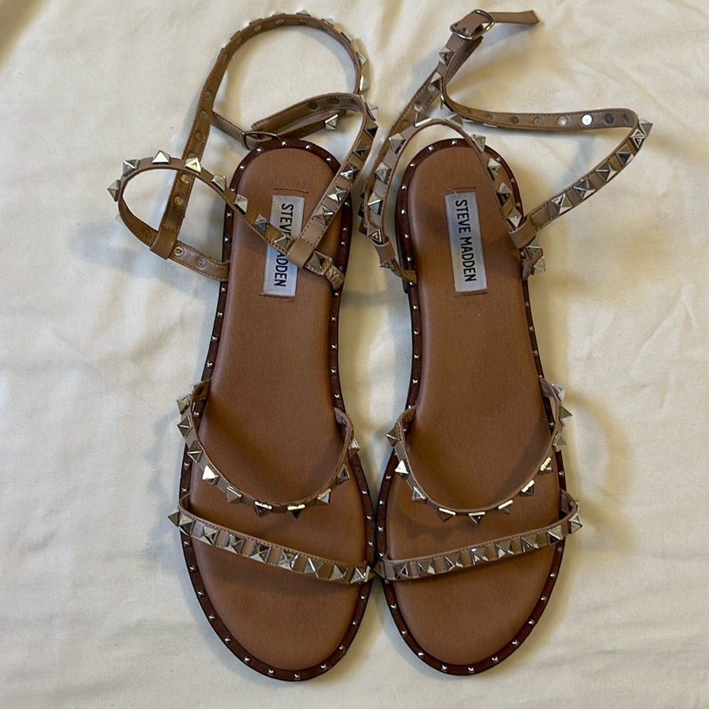 Steve Madden Women’s Tan Travel Studded sandals, size 9.5, worn once.